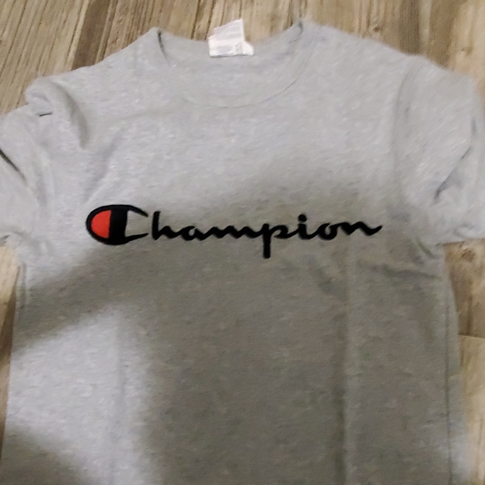 Champion t shirt